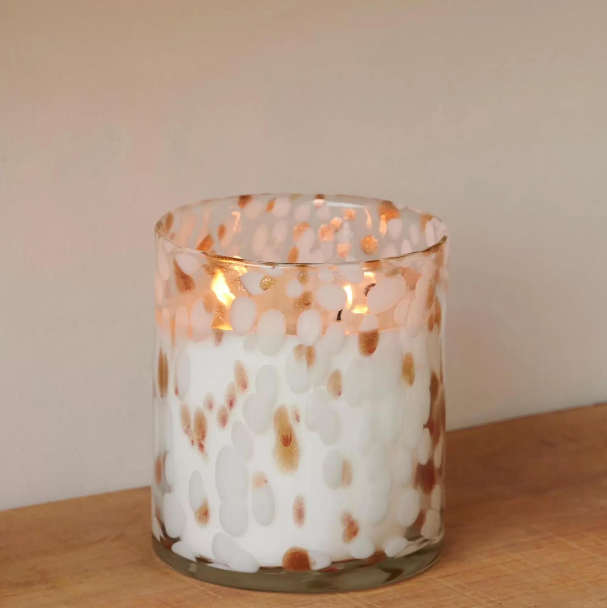 CASA Velas|Escape World Of Goa Vela Perfumada En Vaso Blanco, Dorado, Multicolor